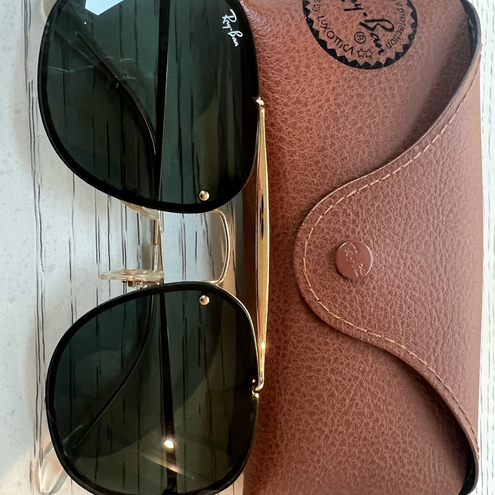Ray-Ban Black Sunglasses